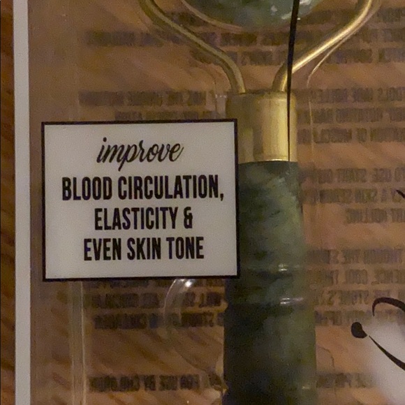 ✨Jade facial roller🦋 - Picture 3 of 8